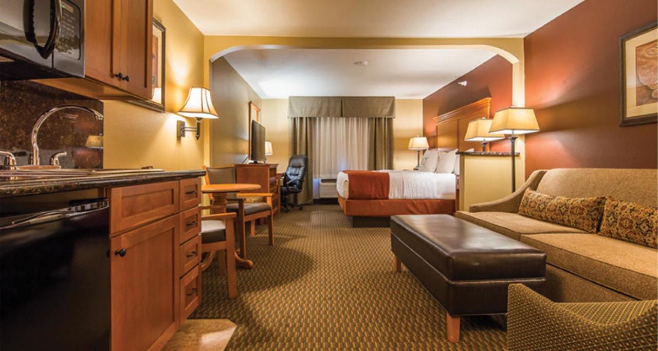 Best Western Plus Deer Park Hotel And Suites Craig Room photo